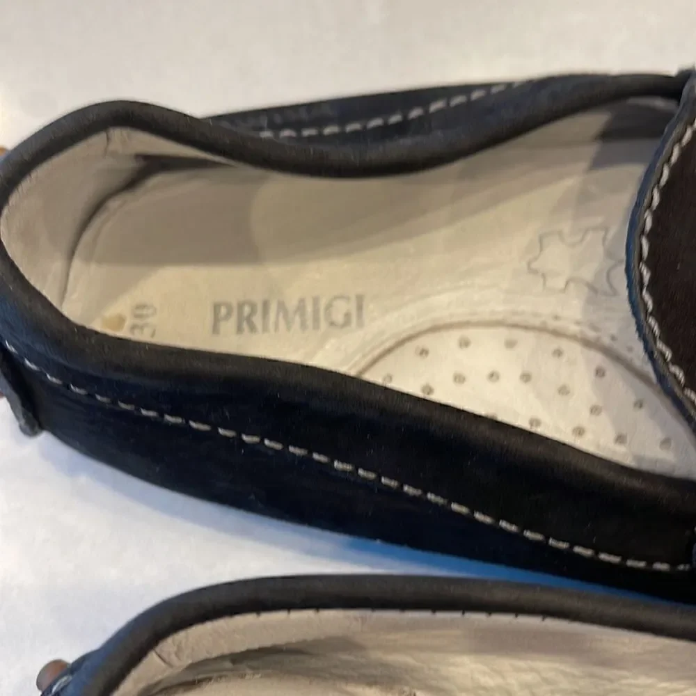 Primigi kids loafers super nice brand. Driving moccasins. Size 30.
